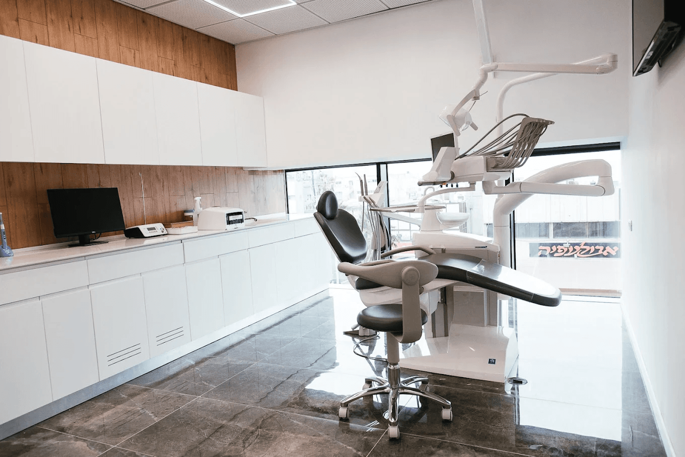 חיוך טבעי - תמונת אווירה אסתטית