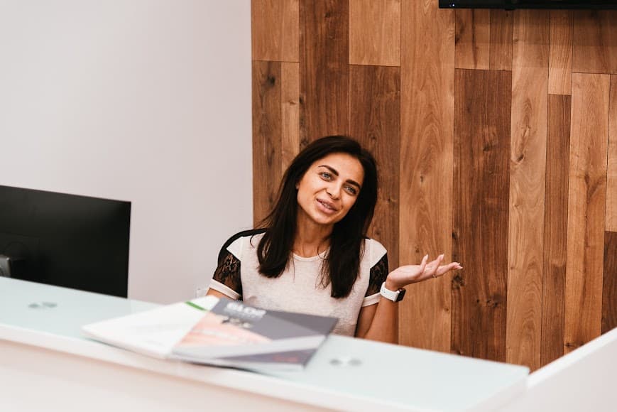 Doctor Ox VIP Dental Clinic - צוות ומרפאה